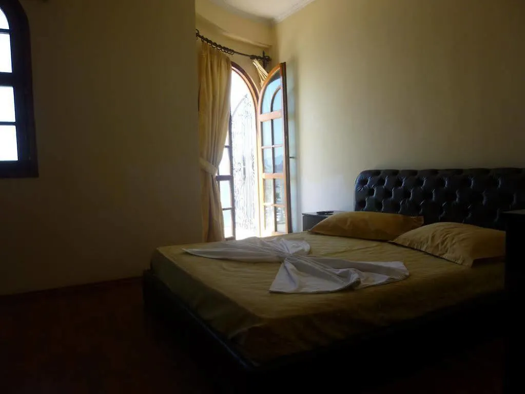 Guesthouse Central Sarande - 777 4*,