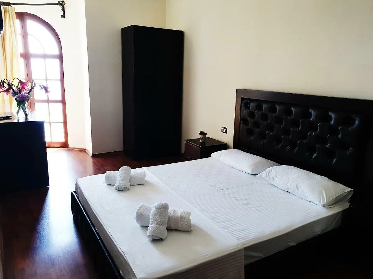 Guesthouse Central Sarande - 777 Hotel